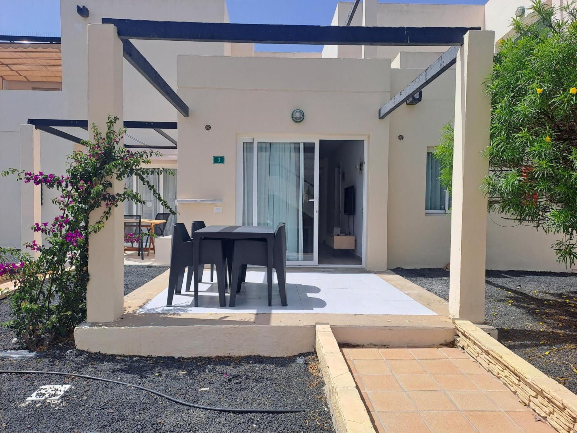 Homeforguest Apartamento 15 Con Terraza Y Piscina En Corralejo Exterior photo